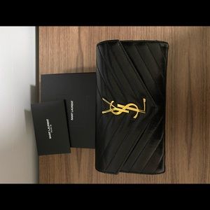 - Yves saint Laurent Black wallet
